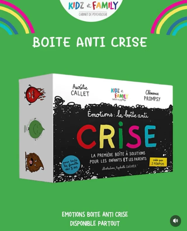 💙ÉMOTIONS : LA BOÎTE ANTI CRISE

💙 Vous en avez assez de l’ambiance familiale qui règne chez vous ? Des cris, des négociations et des incompréhensions permanentes ? La boîte anticrise est faite pour vous !
Ce coffret est unique car
1) il a été conçu par deux PEDOPSYS et 2) il prend en compte les besoins des enfants mais AUSSI ceux des parents. C’est la première fois qu’un tel outil est pensé pour apaiser les tensions d’une famille durablement.

🩷Pour relever concrètement ce challenge, cette boîte participative comprend :

· Le livret de 328 pages, qui vous permet de comprendre le rôle de chaque émotion, ainsi que les besoins qui se cachent sous les conflits. Vous y découvrirez les astuces de ces deux spécialistes de la famille pour remettre un cadre simple et bienveillant dans votre maison ;

· Les 141 cartes anti crise, dont 36 cartes d’activité pour permettre le retour au calme de vos enfants, 63 cartes besoin pour identifier et communiquer vos besoins clairement et 42 cartes cherche & trouve pour diagnostiquer ce qui est à l’origine des conflits et les régler durablement ;

· Les 6 affiches pédagogiques qui ont été imprimées pour vous faciliter la vie.

❤️Cette boîte s’utilise soit : au quotidien en autonomie par l’enfant ou en famille, en jeu de société en famille, ou encore par tous les professionnels qui travaillent auprès de familles.

🧡Avec la boîte anticrise, apprenez à communiquer vos besoins et vos émotions afin de retrouver l’harmonie et le cadre dont vous rêvez pour votre famille.

couverture @melaniepennec
illustrations @garnierraphaelle
éditée chez @tredaniel_bienvivre
#boiteanticrise #kidzetfamily #émotions #parents #parentalité enfants psychologie crises outils